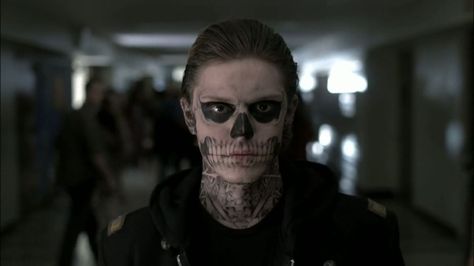 Evans Peter, Tate Ahs, Friday Halloween, Evan Peters American Horror Story, American Horror Stories, Tate And Violet, American Horror Story Seasons, Tate Langdon, Ryan Murphy