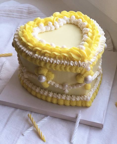 Heart Cakes, Beautiful Cake Designs, Cupcake Birthday Cake, Themed Birthday Cakes, Crazy Cakes, Pastry Desserts, Pretty Birthday Cakes, Cute Desserts, Lemon Cake