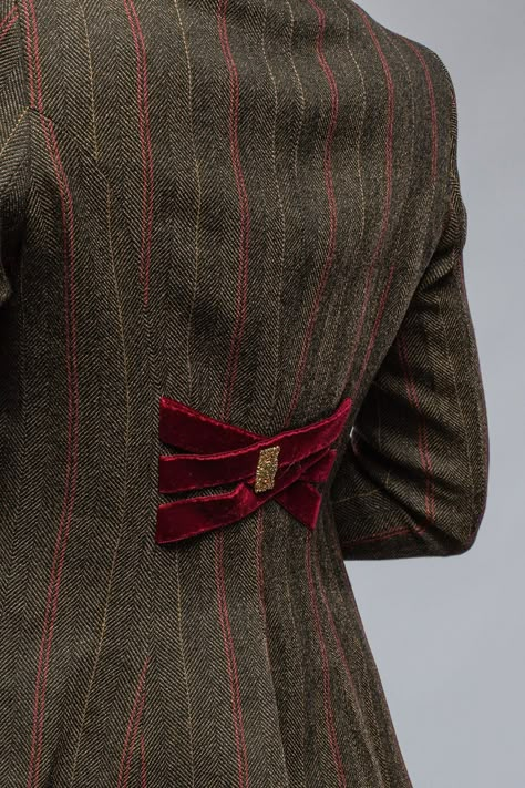 Wool tweed w/ silk velvet under cuffs, on collar, pocket trim, and criss-cross back detail Decorative brass metal buttons Fit is true to size. Model wears size 38 Made in Spain Tweed Aesthetic, Winter Clothing Ideas, Decorating Clothes, Coat Details, Tweed Fashion, Wool Suits, Sewing Details, Chanel Tweed, Custom Made Clothing