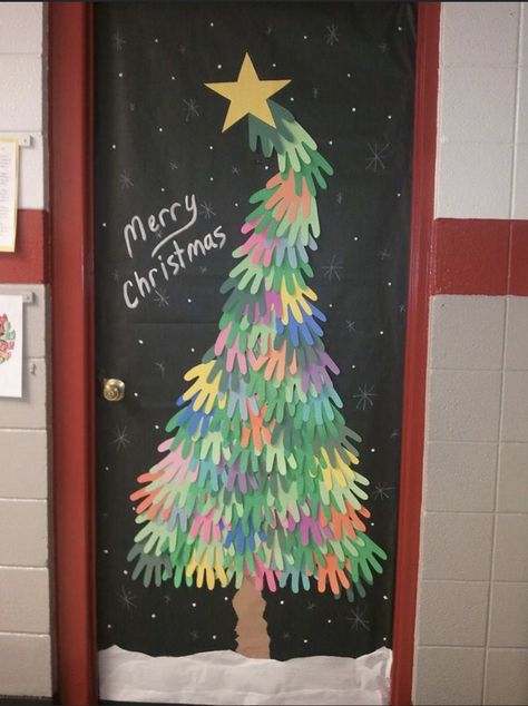 Diy Christmas Door Decorations, Door Decorations Classroom Christmas, Classroom Christmas Decorations, Diy Christmas Door, Christmas Door Decorating Contest, Christmas Classroom Door, Winter Door Decorations, School Door Decorations, Christmas Door Decoration