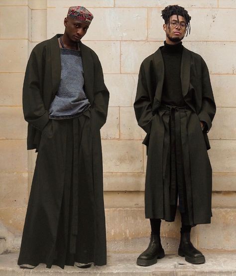 Samurai Inspired Outfit Men, Hakama Pants Outfit Men, Kimono Outfit Men Street Styles, Balloon Trousers Outfit, Esoteric Clothes, Japanese Male Fashion, Avant Garde Mens Fashion, Samurai Fashion, Japanese Inspired Fashion