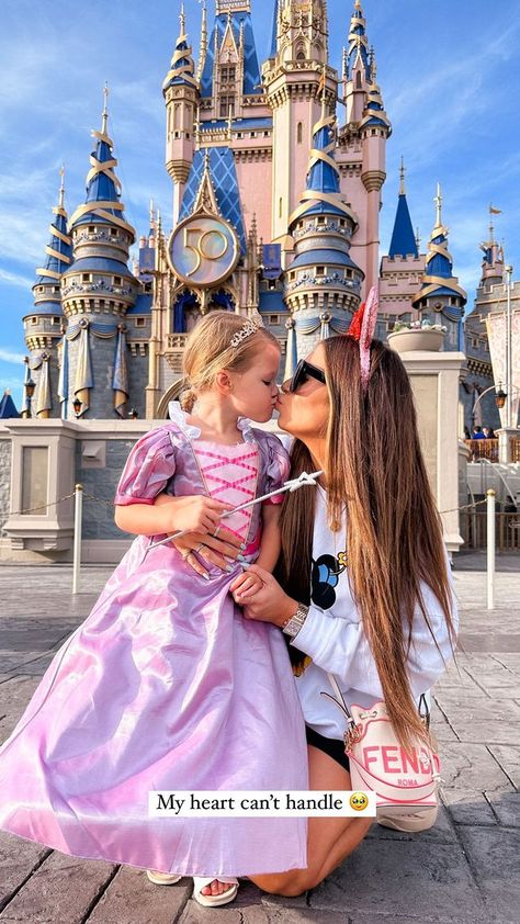 Stories • Instagram Magic Kingdom Photo Spots, Mother Daughter Disney Trip, Disneyland Picture Ideas, Disney Picture Ideas Instagram, Disney World Photo Ideas, Paris With Kids, Hollie Woodward, Disneyland Aesthetic, Disney Poses