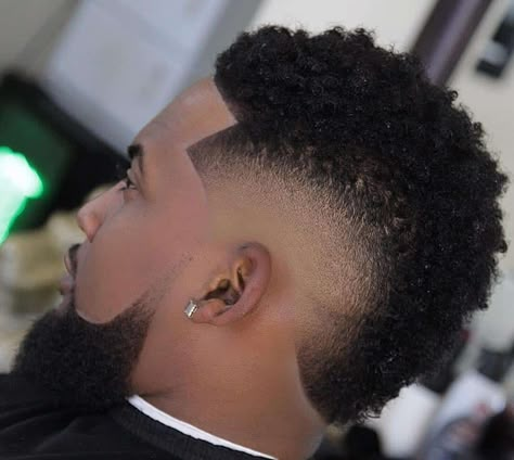 Black Men Mohawk Hairstyles, Mohawk Designs, Afro Mohawk, Afro Fade Haircut, Afro Hair Fade, Boys Haircuts Curly Hair, Mohawk Fade, Waves Hairstyle Men, Curly Mohawk