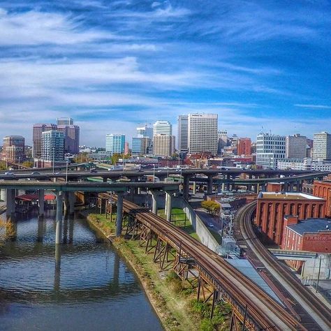 Virginia, Richmond city view. Virginia Richmond, Virginia History, American City, Virginia City, College Aesthetic, City Pictures, Richmond Virginia, American Cities, Richmond Va