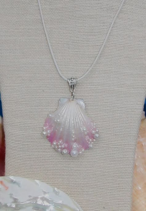 Mermaid Seashell, Mermaid Kisses, Shell Crafts Diy, Mermaid Jewelry, Seashell Jewelry, Seashell Crafts, Funky Jewelry, Shell Art, Shell Jewelry