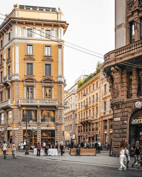 Sananda Maitreya, Cremona Italy, Europe Street, Milan Travel, Milan City, Street Image, Italy Street, Italian Village, Paris Summer