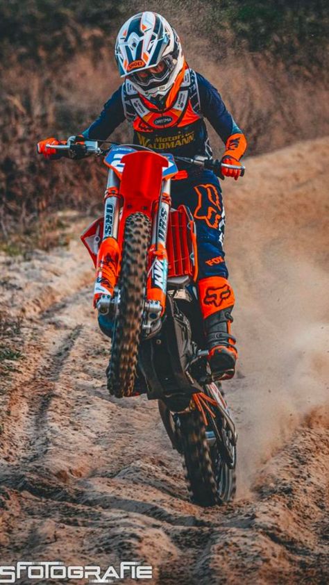 Motocross Aesthetic, Motocross Wallpaper, Levi Core, Moto Cross Ktm, Arte Trash Polka, Ktm Enduro, Art Moto, Ktm Dirt Bikes, Ktm Motocross