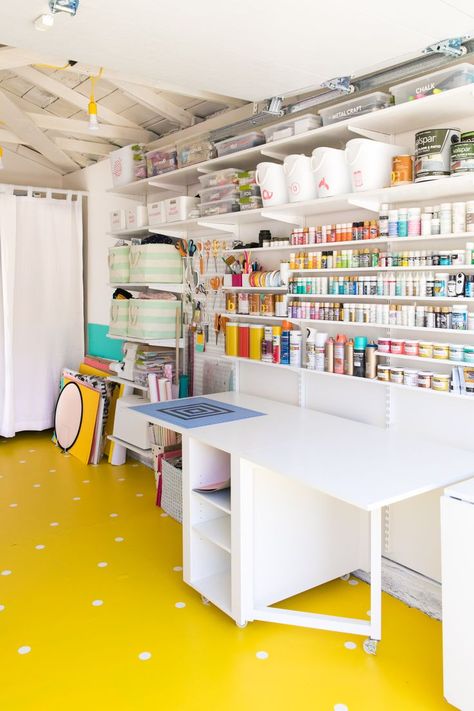 See how blogger Sarah Hearts converted the dark garage of their rental home into a bright, colorful and organized home studio, office and craft room. Dark Garage, Garage Art Studio, Home Art Studios, Home Studio Office, Small Craft Rooms, Art Studio Space, Garage Studio, Art Studio Room, Studio Office