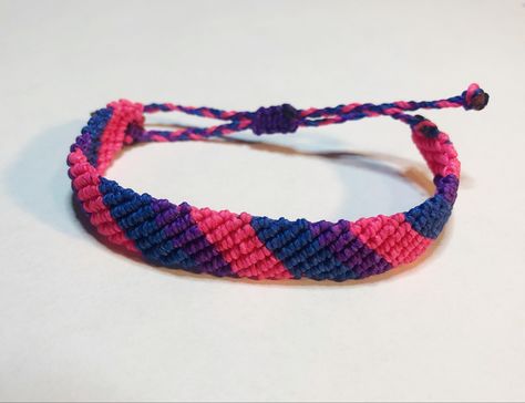 Bi Bracelet, Bisexual Bracelet, Bisexual Jewelry, Diy Friendship Bracelets Easy, Gay Tattoo, Zipper Bracelet, Pride Jewelry, Kinds Of Hats, Bisexual Flag