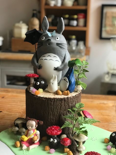 Totoro Cake Ideas, Ghibli Cake Ideas, Totoro Cake Birthday, Totoro Birthday Cake, Totoro Birthday, Totoro Cake, Studio Ghibli Party, Totoro Party, Neighbour Totoro