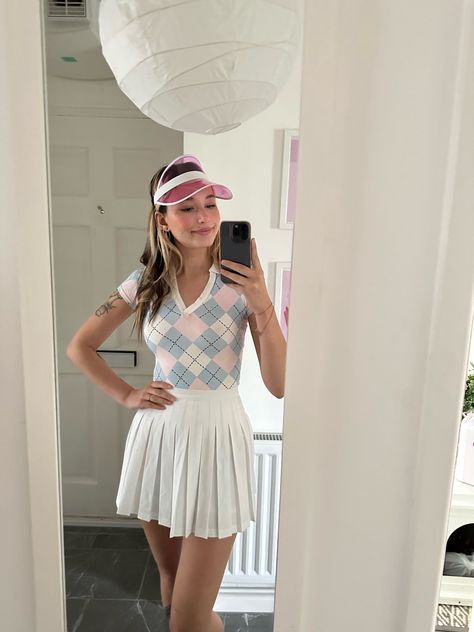 Golf Costume Women, Pub Golf Outfit Women, Pub Golf Outfit, Golf Halloween Costume, Golf Costume, Bar Crawl Outfit, Golf Costumes, Pub Golf, Golf Halloween