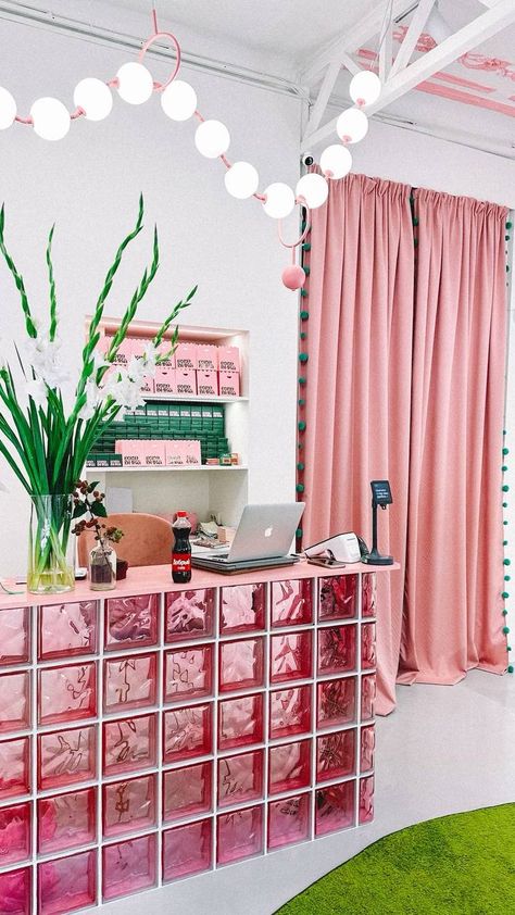 Eclectic Nail Salon, Colourful Shop Interior, Salon Accent Wall, Pink Office Decor Ideas, Aesthetic Nail Salon, Pink Salon Aesthetic, Nail Studio Interior, Kids Party Venues, Beauty Retail