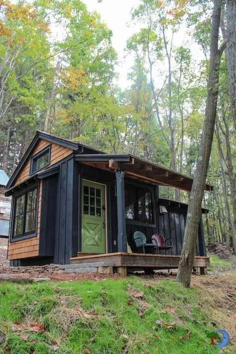 Cabin Tiny House, Tiny Cabins, Have Inspiration, Little Cabin, Tiny House Movement, Tiny Cabin, Lake Cabins, Building A Shed, Earthship