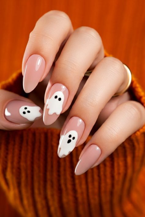 Fall Nails Ideas Autumn Halloween, Cute Nails For Fall Ghost, Cute Halloween Manicure Ideas, Halloween Almond Nails Design Simple, Simple Gel Nail Designs Halloween, Simple Nail Designs Fall 2024, Nail Art October, Acrylic Nail Designs Halloween Simple, Nail October 2024