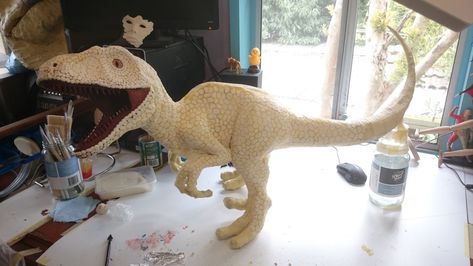 Cardboard Dinosaur, Raptor Claw, Cardboard Sculptures, Cardboard Sculpture, Dinosaur Crafts, Cute Crafts, Unique Diy, Dinosaur Stuffed Animal, Sculpture