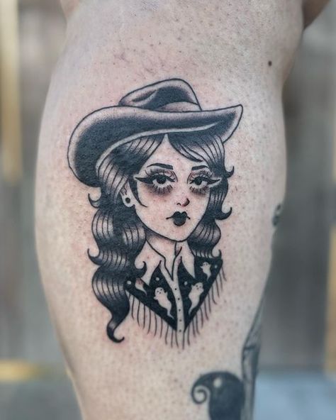 Cowgirl Tattoos For Women, Tiddy Tats, Western Goth Tattoo, Spooky Cowgirl Tattoo, Ellen Mellon Tattoo, Goth Cowgirl Tattoo, Goth Pinup Tattoo, Neo Traditional Cowgirl Tattoo, Blonde Pinup Tattoo