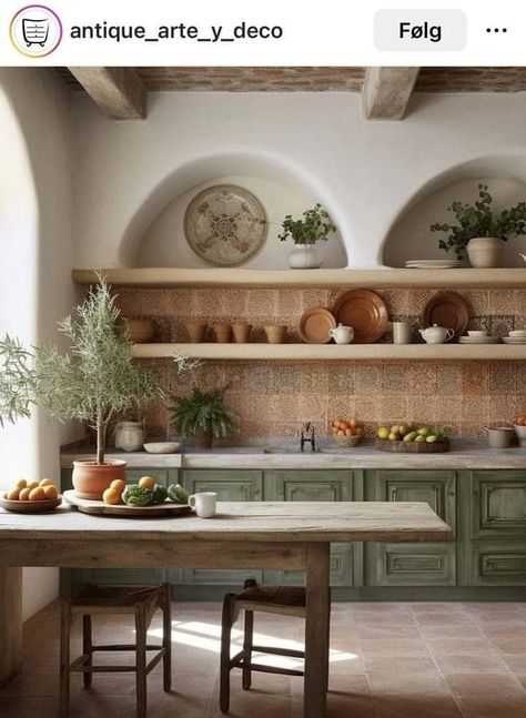 Rustic Country Kitchen, Spanish Style Kitchen, Apartment Simple, Spanish Home Decor, Makeover Kitchen, Mediterranean Kitchen, Kitchen Decorating Ideas, Italian House, Budget Kitchen