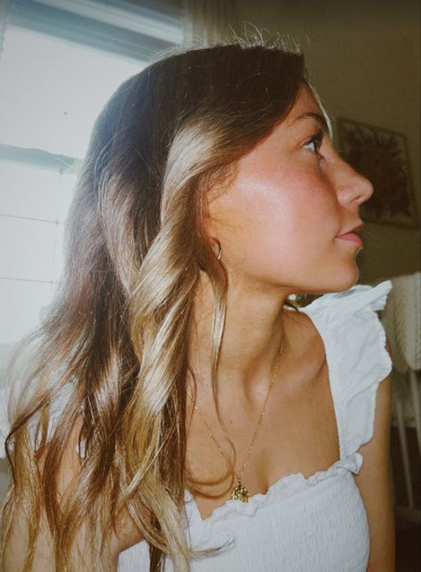 Side profile. Honey Blonde hair. Curled hair. White top. Gold jewelry. Vintage camera look. Girl. Teen. Aesthetic. Old money aesthetic Girls Side Profiles, Flat Forehead Side Profile, Side Profile Claim, Noses Side Profile, Flat Side Profile, Bad Side Profile, Nose Side Profile, Pretty Side Profile, Perfect Side Profile