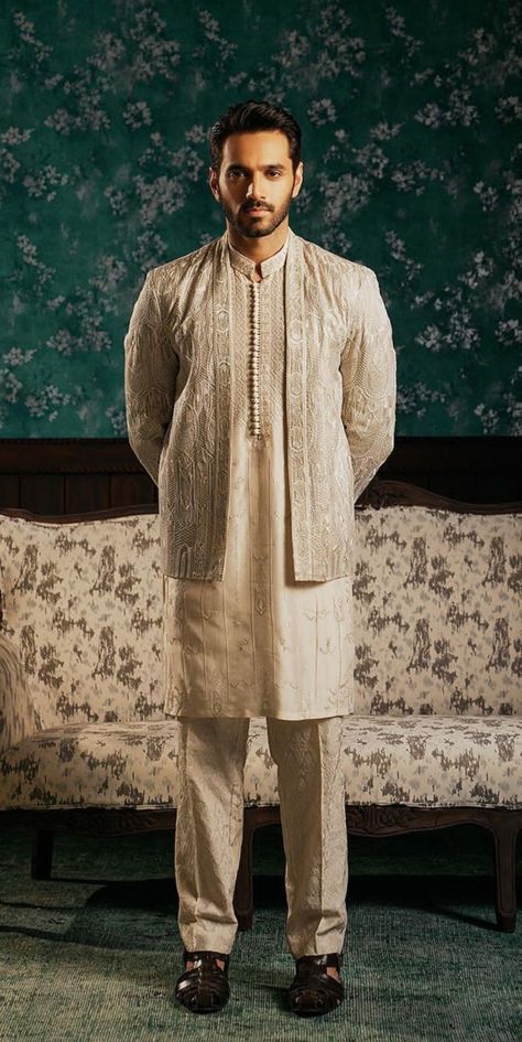 Indian Men Traditional Outfit, Sufi Night Outfit For Men, Pakistani Groom Dress, Men Traditional Wear Indian, Short Sherwani, Traditional Indian Mens Clothing, Sufi Night, Wedding Matching Outfits, Indian Wedding Suits Men