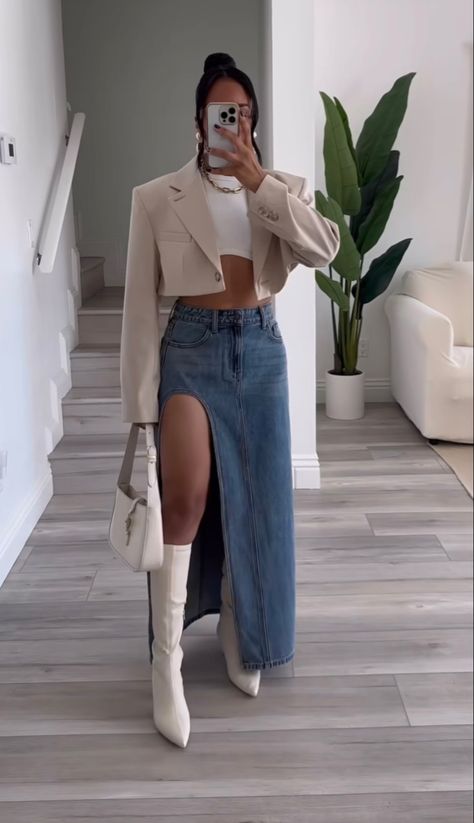 Long Denim Skirt Aesthetic, Denim Skirt Aesthetic, Neutral Jacket, Ugc Content Creator, Outfit Botas, Skirt Aesthetic, Long Jean Skirt, Ugc Content, Looks Country