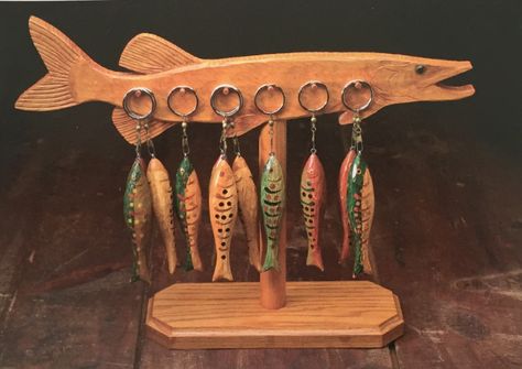 Folk-Art Fish Keychains | Carving Magazine Fish Wood Carving, Arte Art Deco, Fish Keychain, Woodcarving Ideas, Folk Art Fish, Whittling Projects, Carving Projects, Keychain Holder, Wood Fish