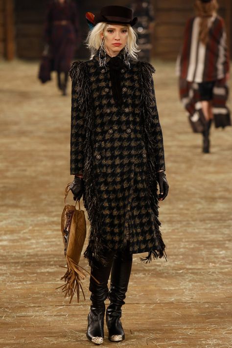 Chanel Fall 2014, Chanel 2014, Fall 2014 Fashion, Fashion Week Runway, Chanel Fashion, 2014 Fashion, Runway Collection, Fall 2014, Mode Inspiration