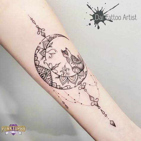 Cat Back Tattoo Women, Cat Moon Tattoo Designs, Cat Lineart Tattoo, Mandala Cat Tattoo, Cat Forearm Tattoo, Fine Tattoos For Women, Cat Mandala Tattoo, Cat Tattoos For Women, Japanese Cat Tattoo