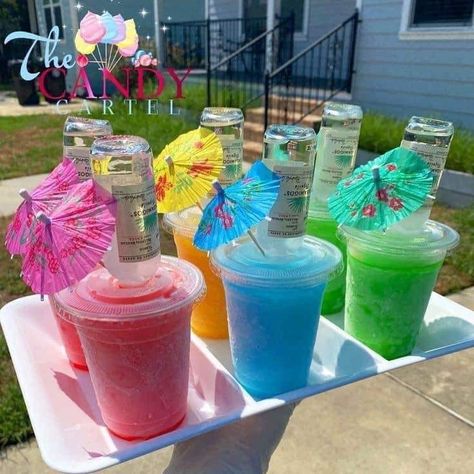 Summer Slushies, Adult Slushies, Wine Punch Recipes, School Drinks, Mini Cafeteria, Key Lime Margarita, Mommy Memes, Memes Facebook, Granitas