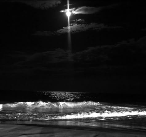 Dark Beach, Moon Beach, Ocean At Night, Siren Song, Beach At Night, Dark Sea, Color Vibe, Moon Photography, Y2k Vibes