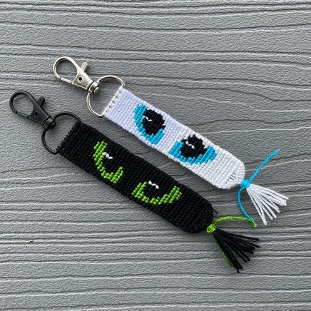 Toothless Alpha Pattern, Matching Alpha Bracelets, Friendship Bracelet Keychain, Light Fury Dragon, Alpha Keychain, Crochet Toothless, Toothless Httyd, Cressida Cowell, Dragon Toothless