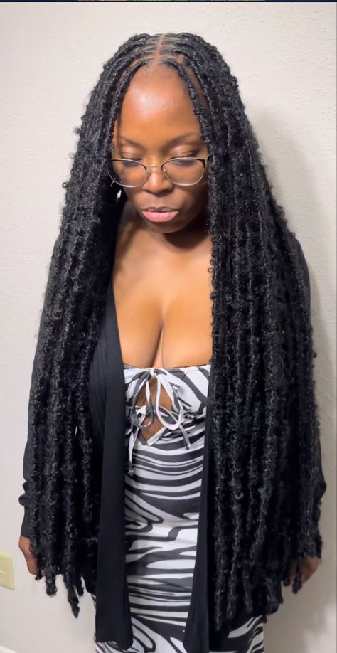 Thick Hair Problems, Butterfly Locks, Mom Tattoo Designs, Mom Tattoo, Butterfly Locs, Protective Hairstyles For Natural Hair, Faux Locs Hairstyles, Protective Hairstyle, Hair Advice