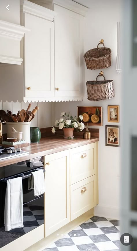 Matte Cabinets Kitchen, White Kitchen With Character, Oak Trim House, Kitchen Backsplash Oak Cabinets, Pot Rail, Railroad Apartment, Tiny Cottage Kitchen, Nest Ideas, Cottage Vibes