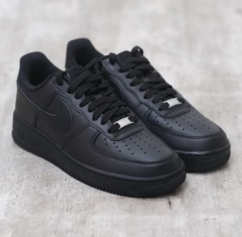 Air Force Noir, Air Force 1 Noir, Nike Air Force Black, Zapatillas Nike Air Force, Black Air Force 1, Air Force One Shoes, Nike Shoes Air Force, White Nike Shoes, Preppy Shoes