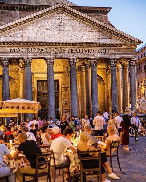 Dinner with history. The Pantheon, Rome, Italy. ❤️🇮🇹❤️ The Pantheon Rome, Rome Pantheon, Pantheon Rome, Postcards From Italy, The Pantheon, Best City, July 1, Best Cities, Ancient Greece