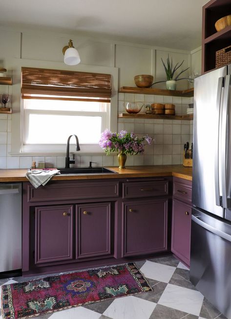 28 Purple Kitchen Ideas for a Bold and Beautiful Space Cream And Purple Kitchen, Kitchen Purple Decor, Small Kitchen Ideas Colors, Purple Island Kitchen, Kitchen Purple Cabinets, Dark Purple Cabinets Kitchen, Painted Kitchen Cabinets Small Kitchen, Coral Kitchen Ideas, Colour Drenched Kitchen