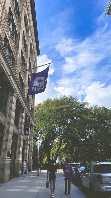 nyu / aesthetic / nyc / new york city / wsp / washington square park Nyc College Aesthetic, Nyu Nursing, Nyu Student Aesthetic, Nyu Aesthetics, Nyu University, Nyu Campus, Irish Goodbye, College Vision Board, Aesthetic Nyc