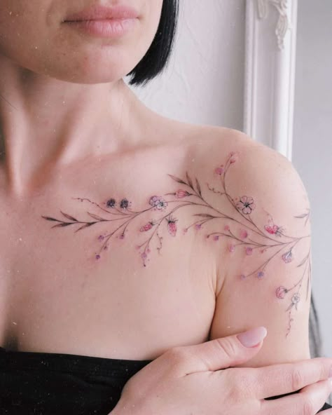 Shoulder to Collar Bone Tattoo Miniature Tattoos, Front Shoulder Tattoos, Bone Tattoo, Bone Tattoos, Shoulder Tattoos For Women, Collar Bone Tattoo, Collar Bone, Shoulder Tattoos, Henna Tattoos