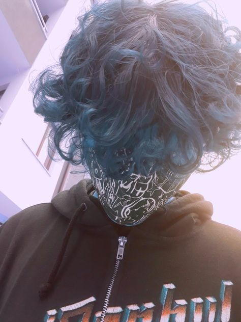 Blue hair emo style Blue Hair Men, Boys Blue Hair, Indigo Hair, Guys With Black Hair, Short Blue Hair, Navy Blue Hair, Men Blonde Hair, Navy Hair, Oc Aesthetic