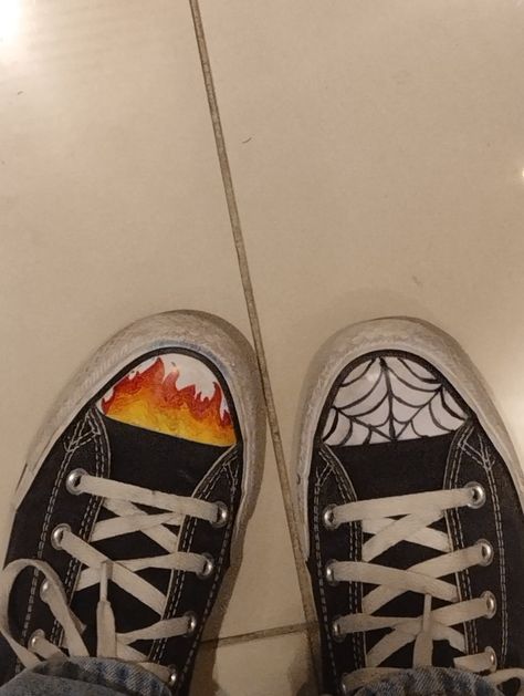 Drawings In Converse, Cool Things To Draw On Converse, Decorate Shoes Ideas, Converse Designs Ideas Drawing, Drawing On Shoes Ideas Converse, How To Decorate Converse, Converse With Drawings On Them, Converse Art Drawing, Things To Draw On Your Converse