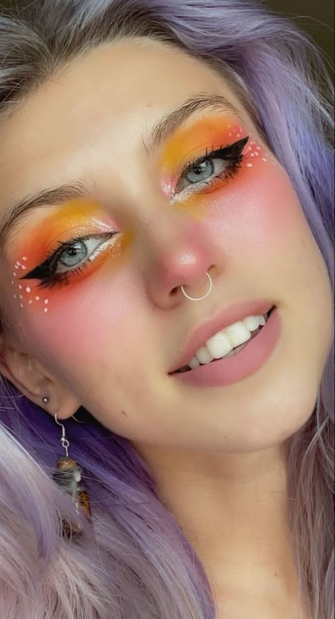 Flower Witch Makeup, Makeup Ideas Fantasy Inspiration, Fantasy Makeup Elf Fairies, Fairy Inspired Makeup Eyes, Sunshine Fairy Makeup, Fairy Halloween Makeup Looks, Fairy Makeup White Freckles, Fairy Blush Makeup, Fairy Makeup Inspiration