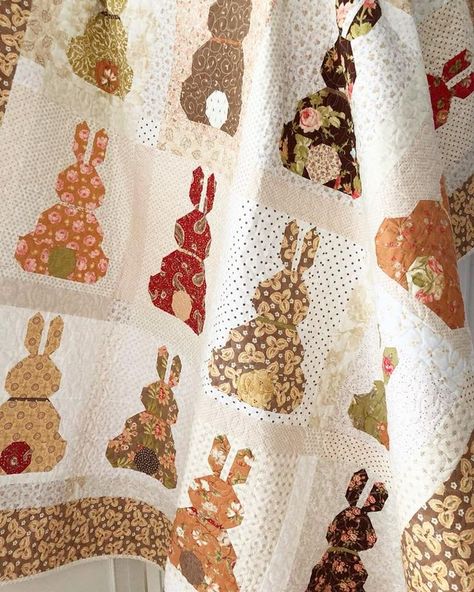 Country Bunnies Pattern By Margot Languedoc for The Pattern Basket Finished quilt measures 61-1/2in by 74-1/2in Bunny Quilts, Easter Quilts, Easter Quilt, Picture Blocks, Quilt Halloween, Feather Quilt, Bunny Quilt, Spring Quilts, Black Gingham