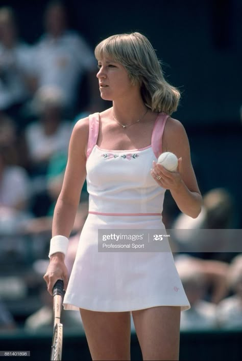 Tennis Fits, Martina Navratilova, Chris Evert, Tennis Aesthetic, Tennis Legends, Ladies Tennis, Lawn Tennis, Tennis Outfits, Tennis Championships