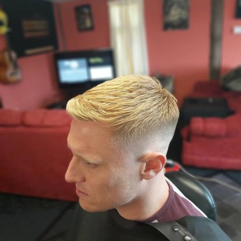 Long Slicked Back Hair, Medium Skin Fade, Blonde Hair Men, Skin Fade Pompadour, Gents Hairstyles, Man Bun Haircut, Cool Hairstyles For Boys, Very Short Hair Men, Fade Men