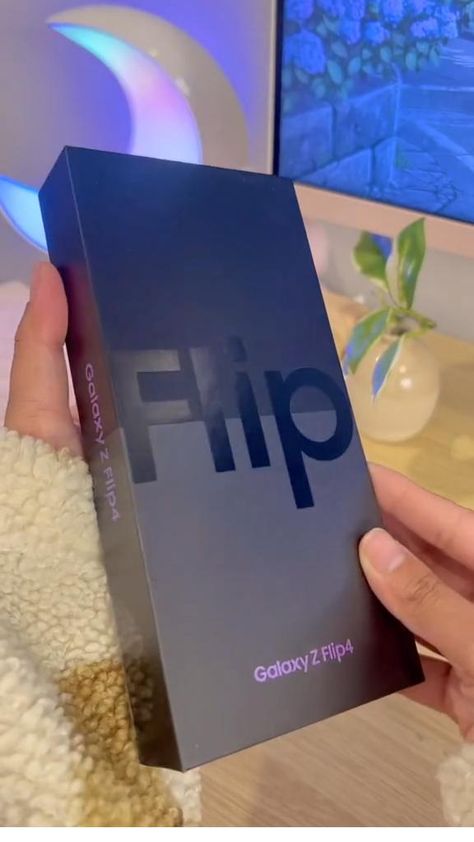 Samsung Flip Phone Unboxing, Samsung Unboxing Aesthetic, Samsung Galaxy Z Flip 4 Unboxing, Samsung Products Aesthetic, Bora Purple, Aesthetic Unboxing, Flip Phone Aesthetic, Samsung Gadgets, Latest Tech Gadgets