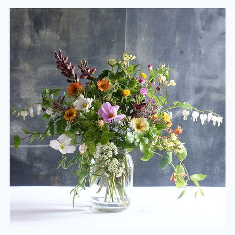 Petunia Bouquet, June Bouquet, Lamprocapnos Spectabilis, Bud Bouquet, Floral Headdress, Garden Greenhouse, Forget Me Nots, Late Spring, Rose Bud