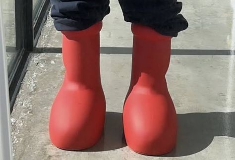 Red Boots Outfit, Red Boots, Boots Outfit, New Shoes, Unique Pieces, My Style, Photo And Video, Instagram Photos, Instagram Photo