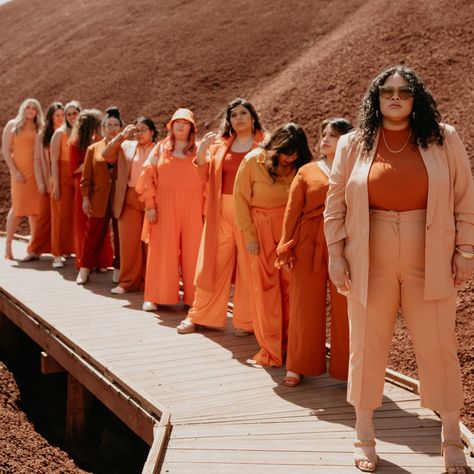 Orange Group Outfits, Monochrome Group Outfits, Monochrome Orange Outfit, Monochromatic Outfit Aesthetic Summer, Monochromatic Orange Outfit, Rust Monochromatic Outfit, Orange Monochromatic Photoshoot, Monochromatic Group Photoshoot, Apricot Color Outfit