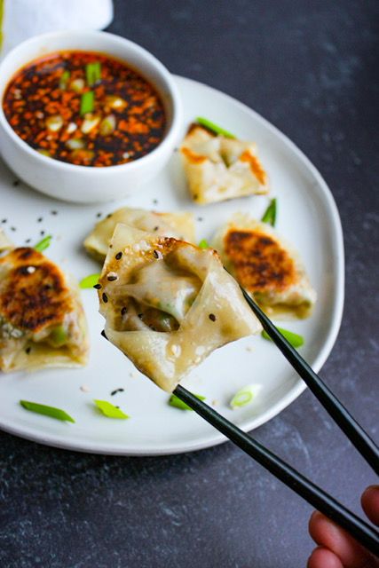 Pork Wonton Recipe, Wonton Salad, Steamed Wontons, Vegetable Wontons, Vegetarian Wonton, Wonton Recipe, Wonton Dumplings, Wonton Soup Recipe, Wonton Cups