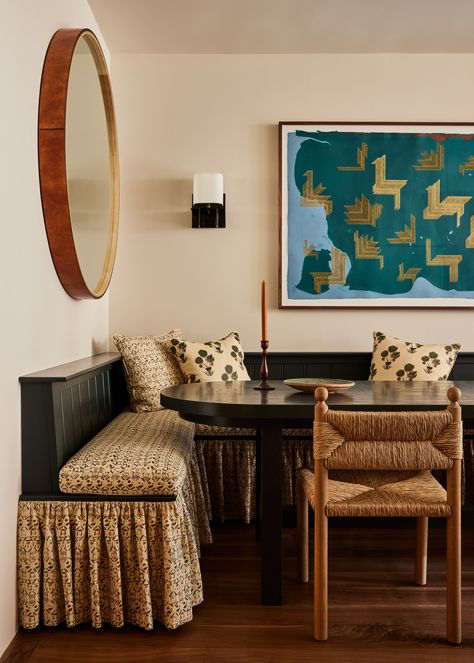 Step Inside a Serene West Village Pied-à-Terre With a Breathtaking Mural | Architectural Digest Banquette Seating Dining Room, West Village Townhouse, Seating In Kitchen, Banquette Seating In Kitchen, California Modern, Apartment Goals, Breakfast Nooks, Banquette Seating, Boho Eclectic