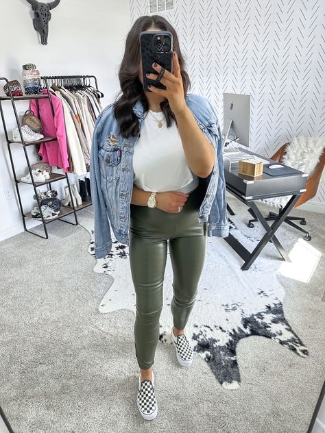 Green Leggings Outfit Summer, Green Vans Outfit Womens, Olive Green Leggings Outfit Casual, Green Leather Leggings Outfit, Green Leggings Outfit Winter, Olive Leggings Outfit, Leather Leggings Outfit Spring, Checkered Vans Outfit Women, Green Leggings Outfit Casual